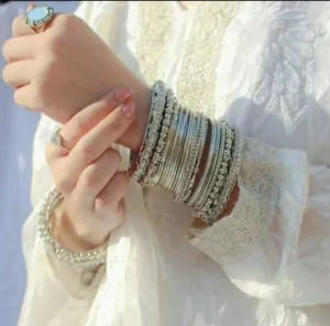 Vintage Radiance: Signature Oxidized Bangles