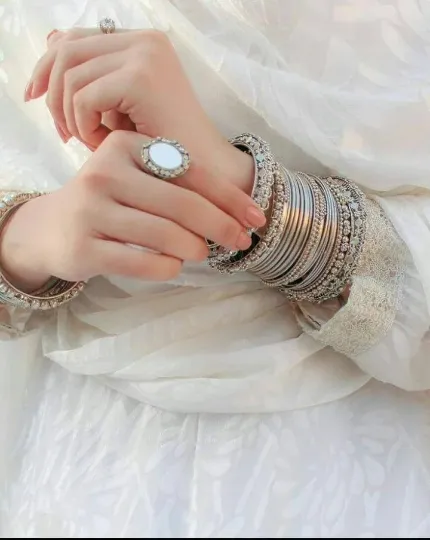 Vintage Radiance: Signature Oxidized Bangles